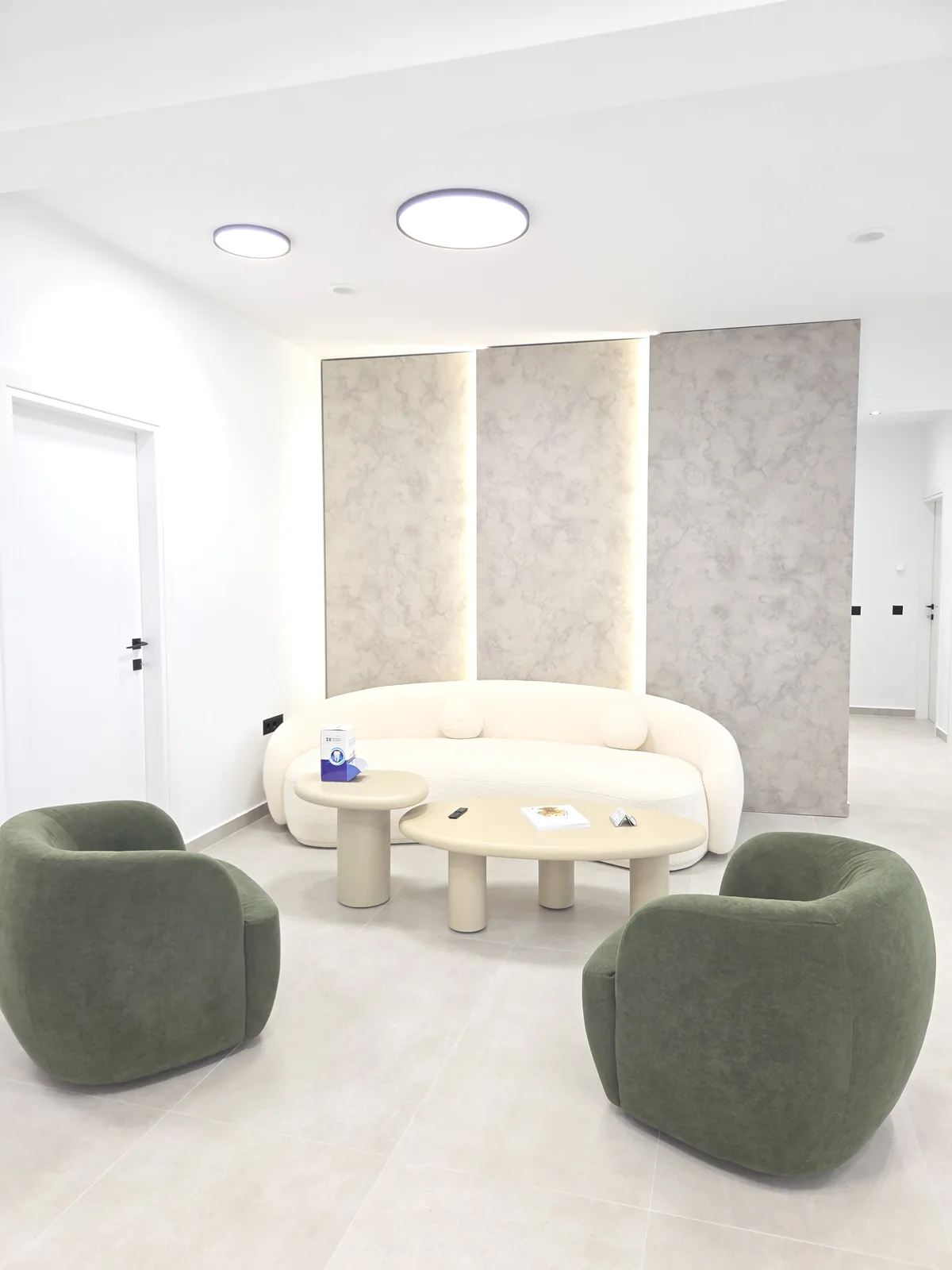 Σύγχρονο οδοντιατρείο Digital Dental Hub — πλήρως εξοπλισμένη αίθουσα θεραπείας